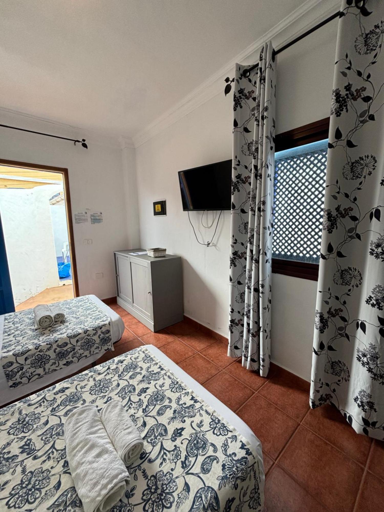 Apartamentos Y Habitaciones Villa Marina La Caleta  Ngoại thất bức ảnh